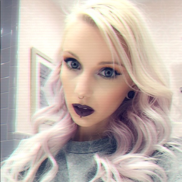 Meet your Posher, Rebecca - Picture 1 of 1